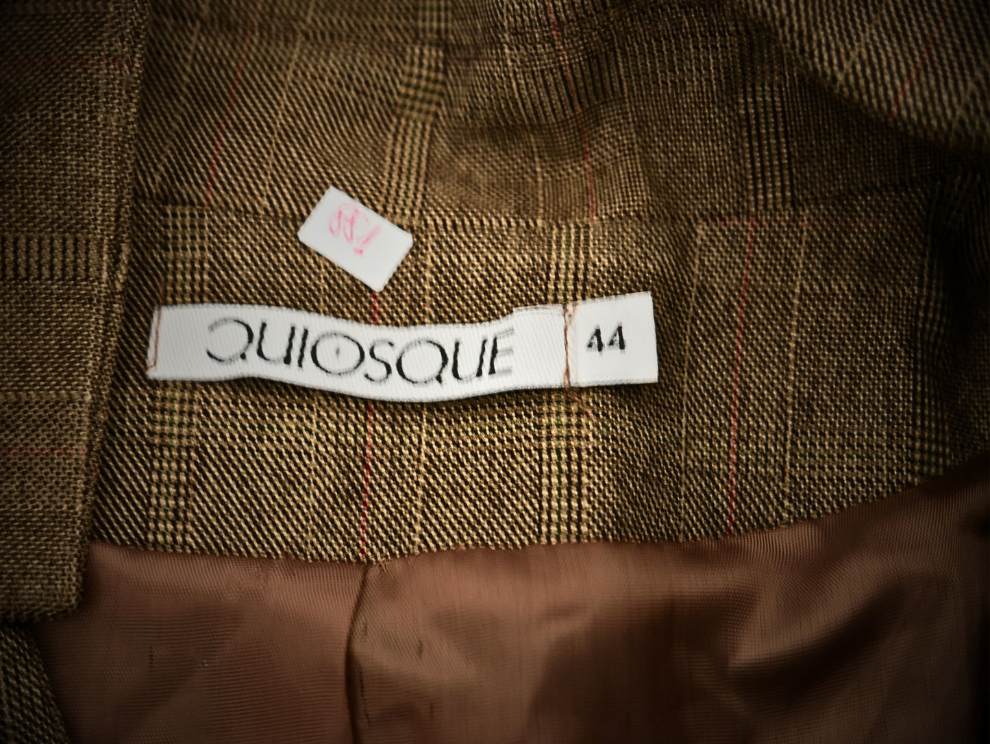 Brauner Blazer mit Karomuster für Damen der Marke Quiosque