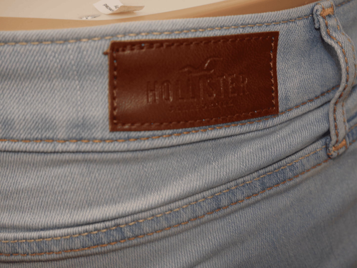 HOLLISTER sky blue slim jeans for women size W27L30 - Trendy and Flattering