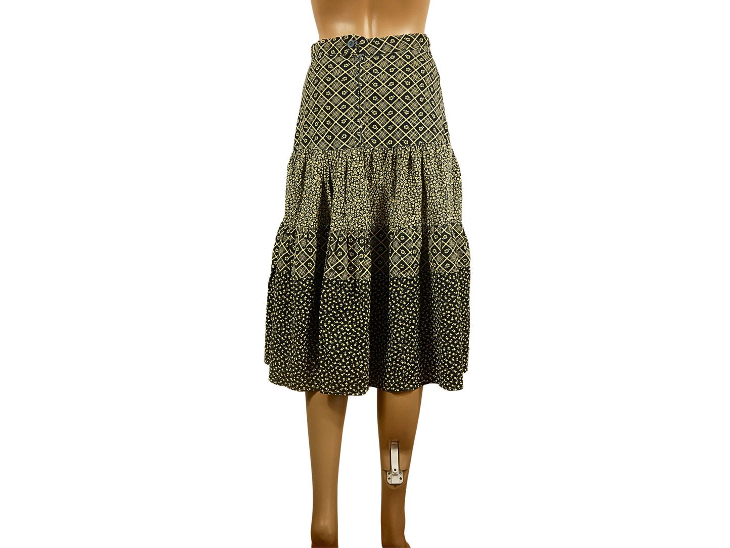 Khaki midi skirt with vintage patterns