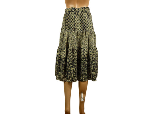 Khaki midi skirt with vintage patterns