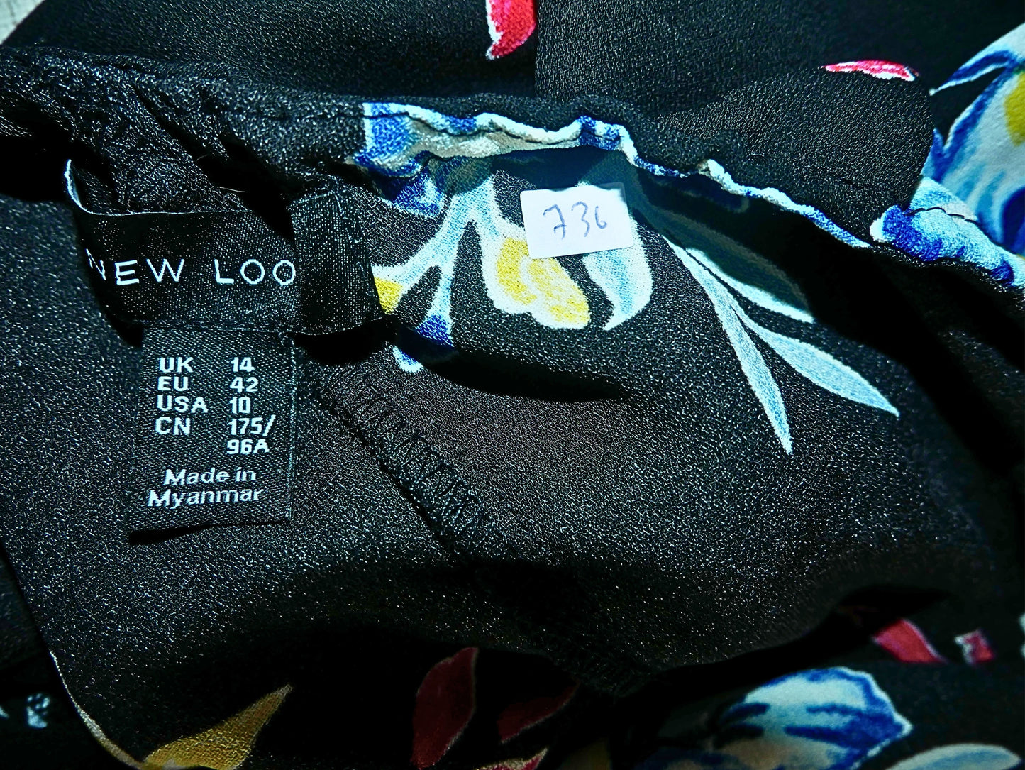Asymmetrisches kurzes Kleid von Newlook