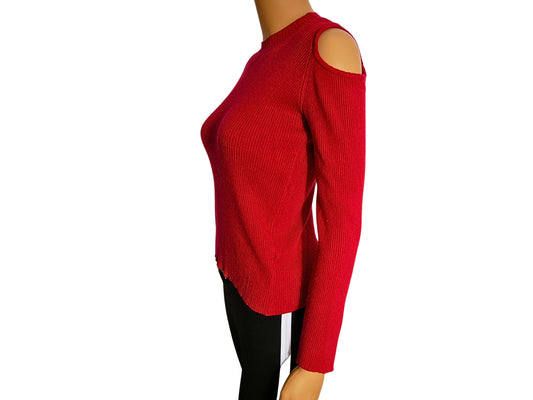 Crew neck pullover with bare shoulders