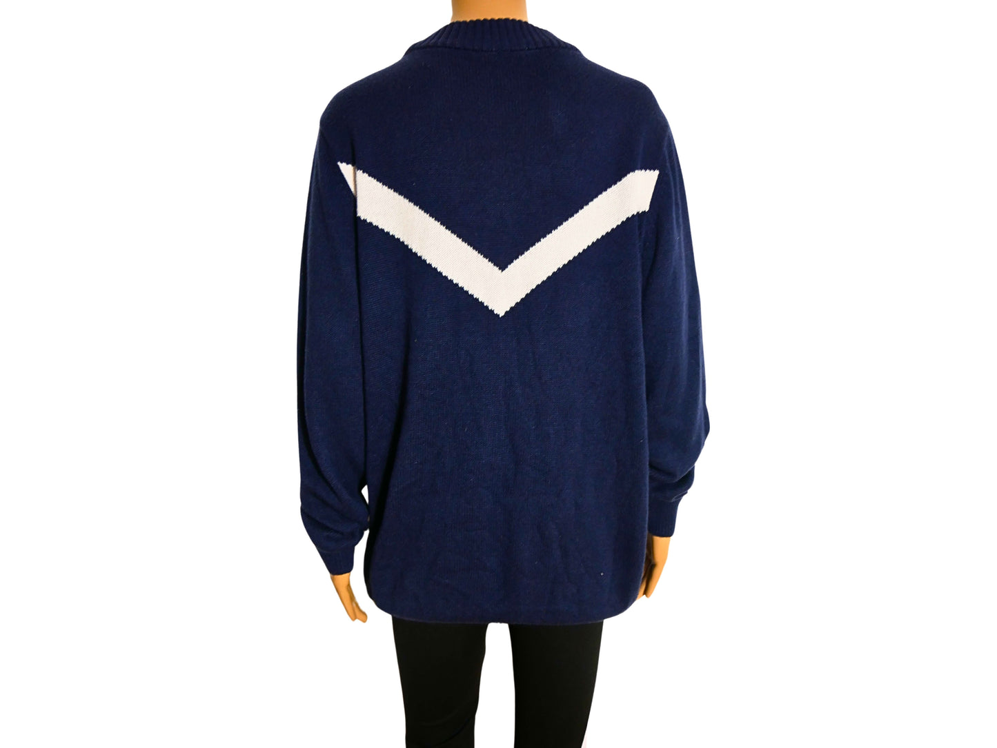Second-hand women's round neck sweater with pattern