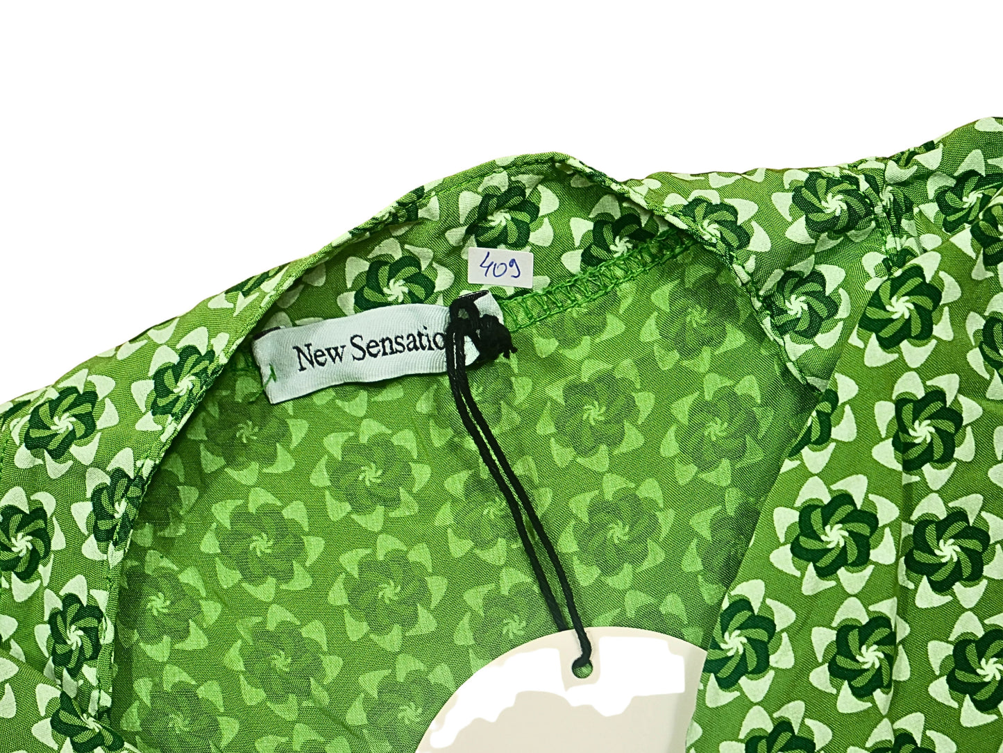 Kurzes grünes, gerades Kleid