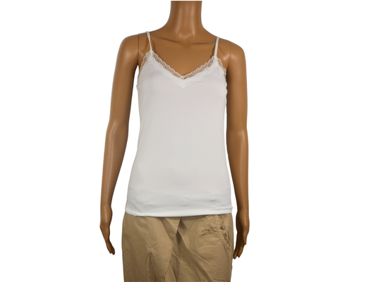 Women's sleeveless white PIECES top