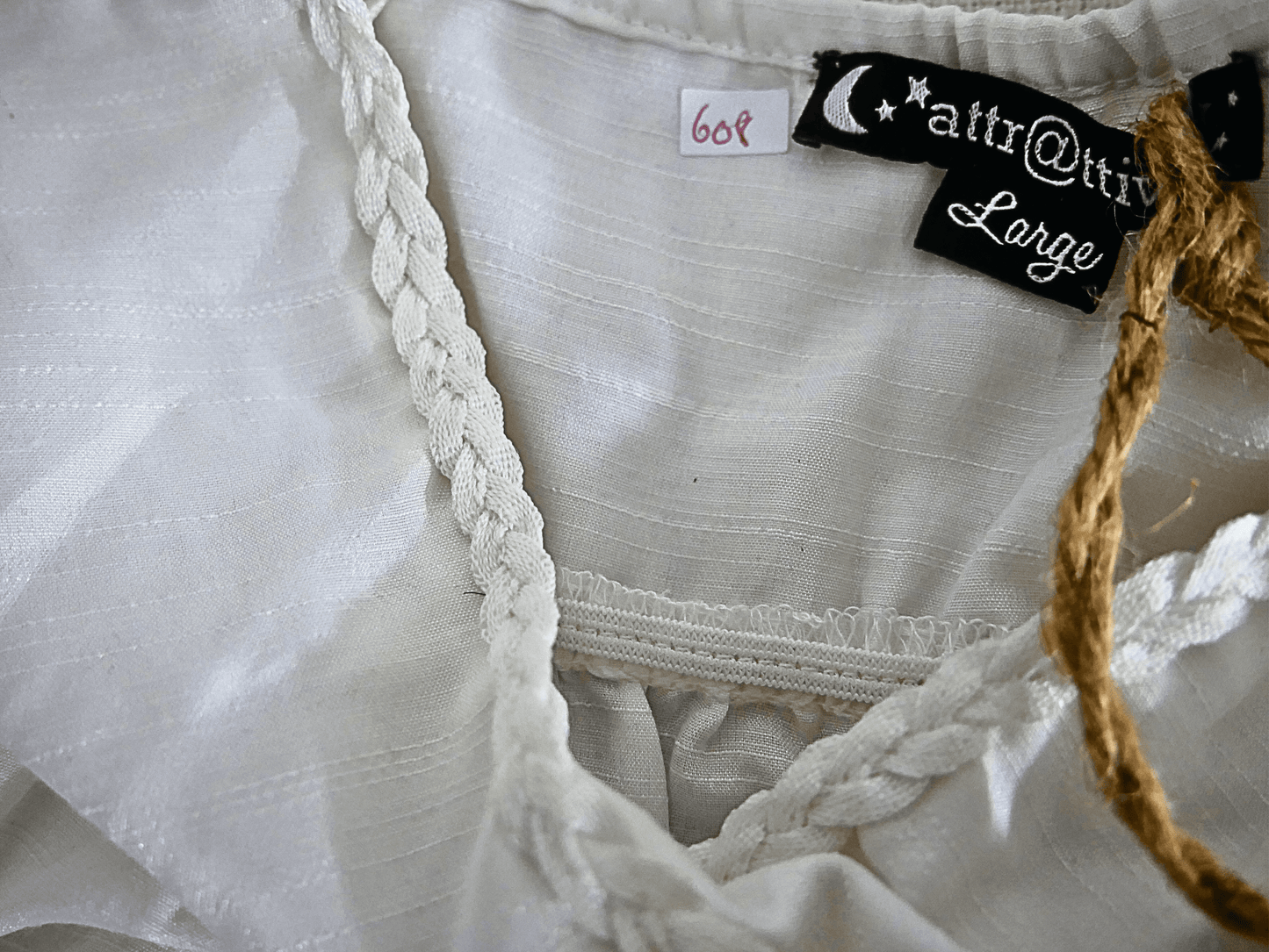Top Attr@ttivo cross straps for women