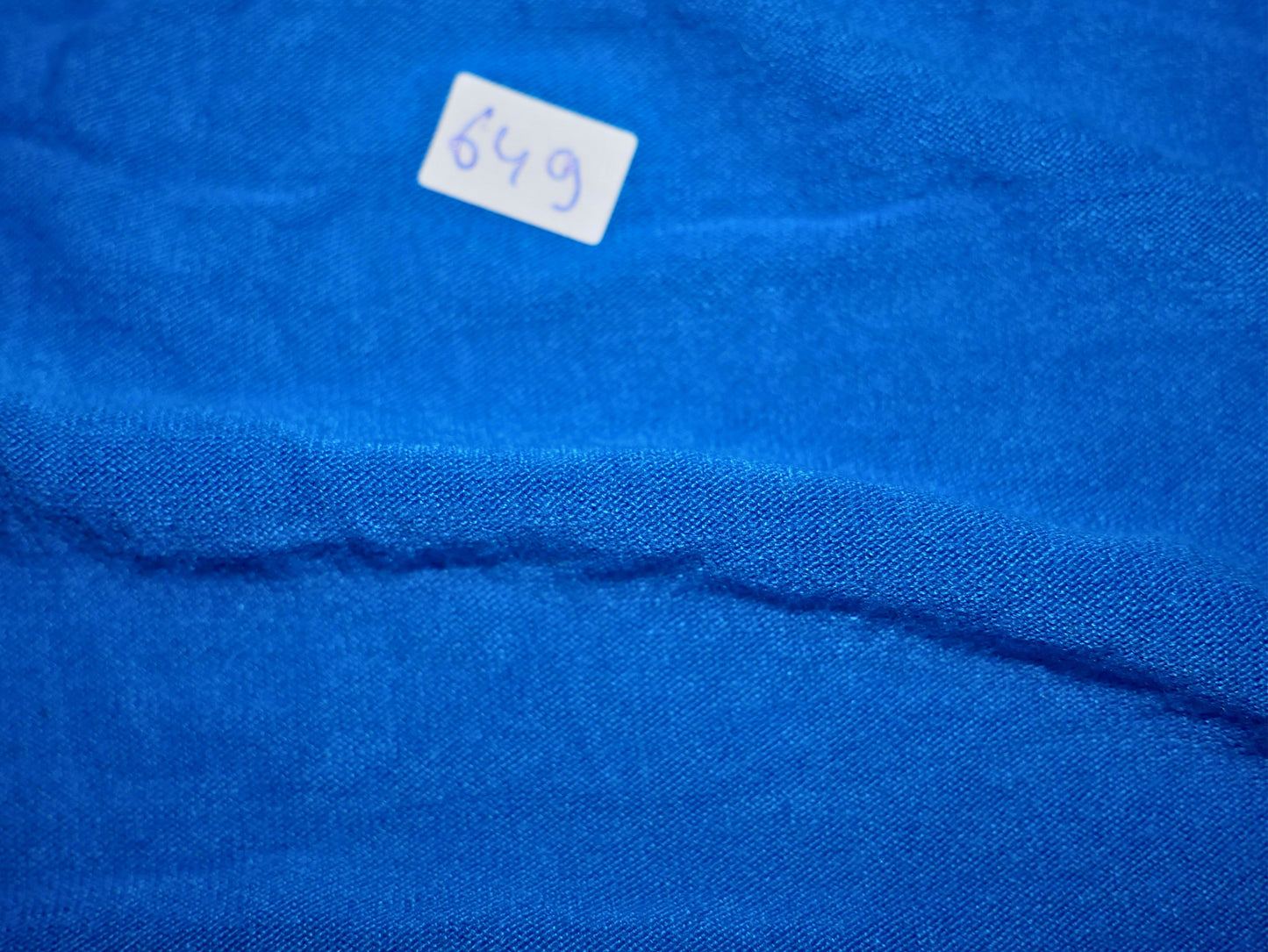 Fließendes blaues Bi-Material-Top für Damen