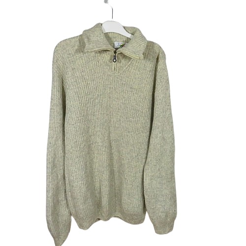 VOGUE Collar sweater with closure