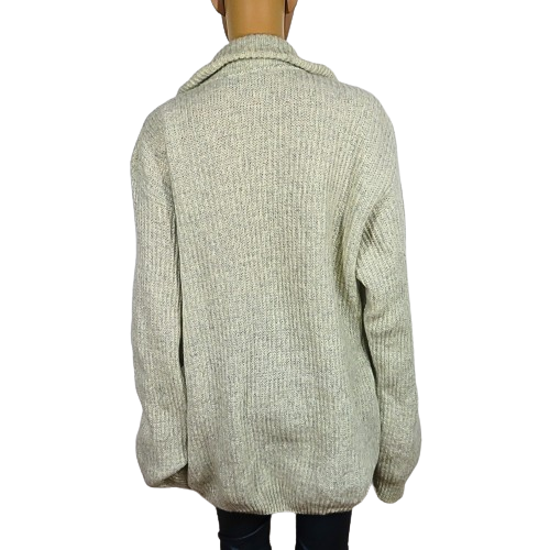 VOGUE Collar sweater with closure