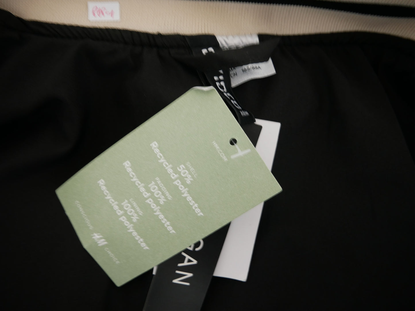 Geteilte Button-Down-Unijacke
