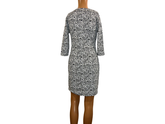 Robe droite manches 3/4 imprimée dentelle