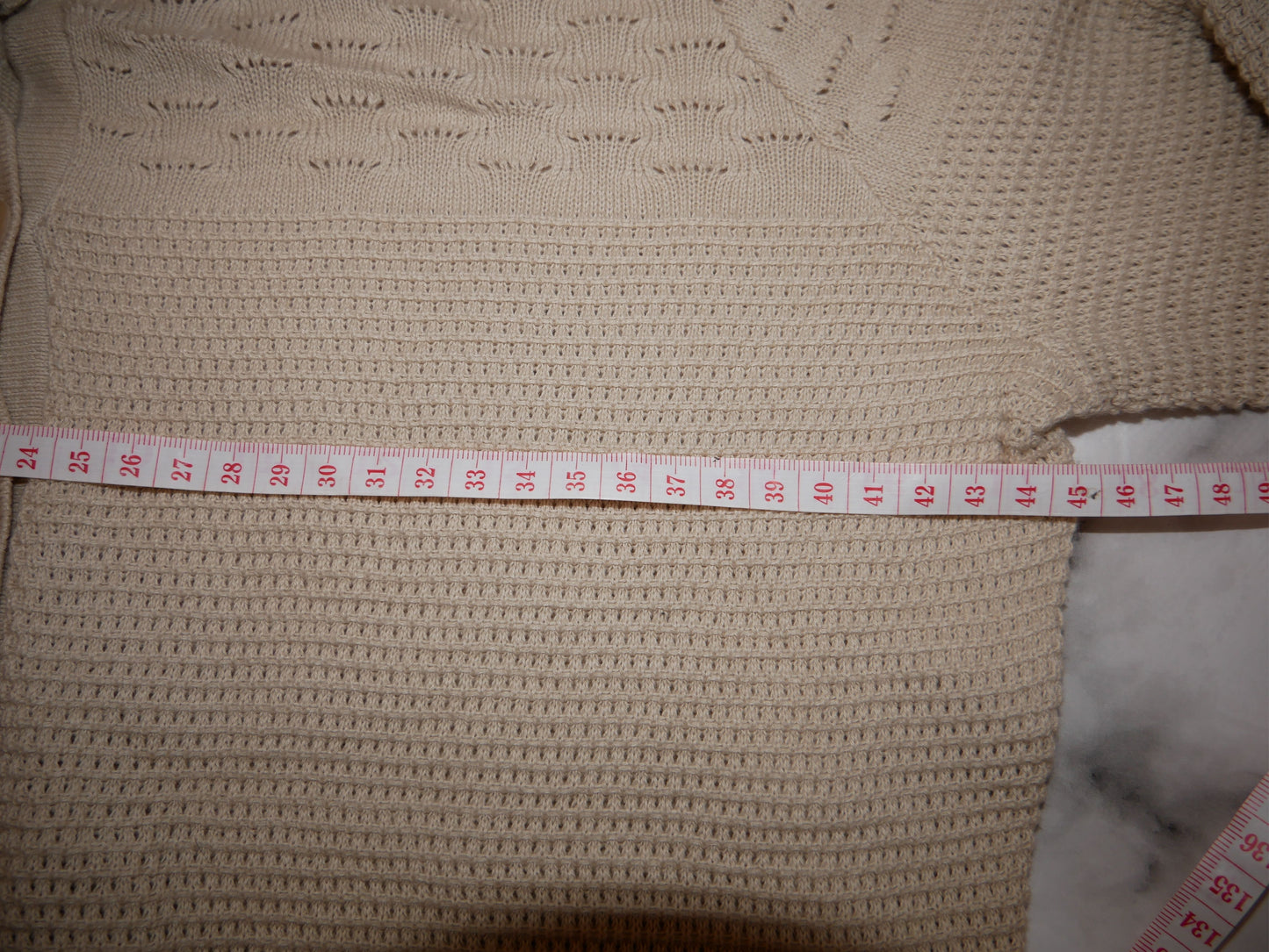 Pullover trois-quarts beige de seconde main