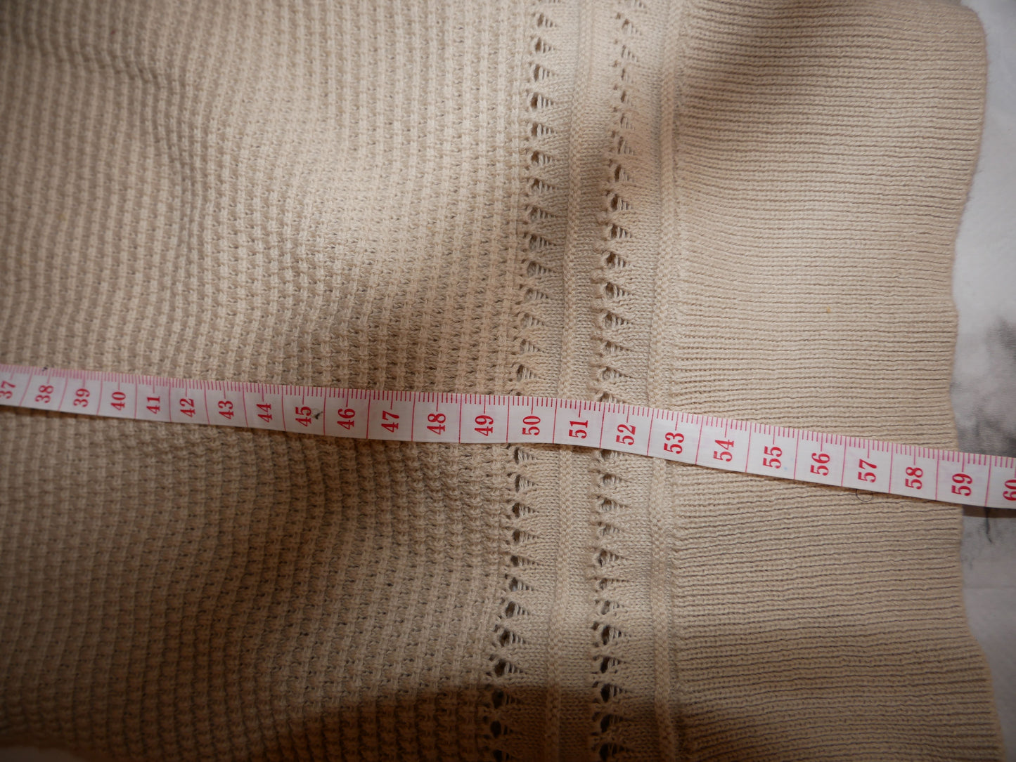 Pullover trois-quarts beige de seconde main