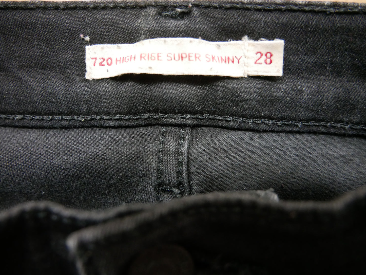 Jean slim noir modèle 720 Levi's