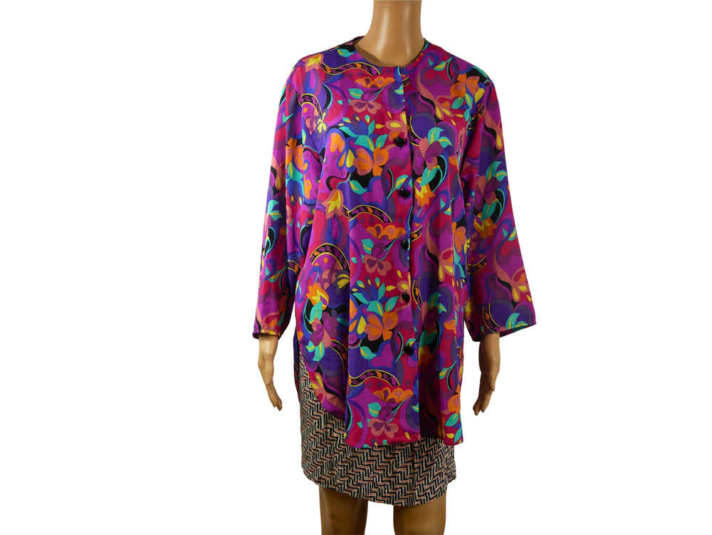 Lila Vintage-Bluse mit langen Ärmeln und Blumenmustern
