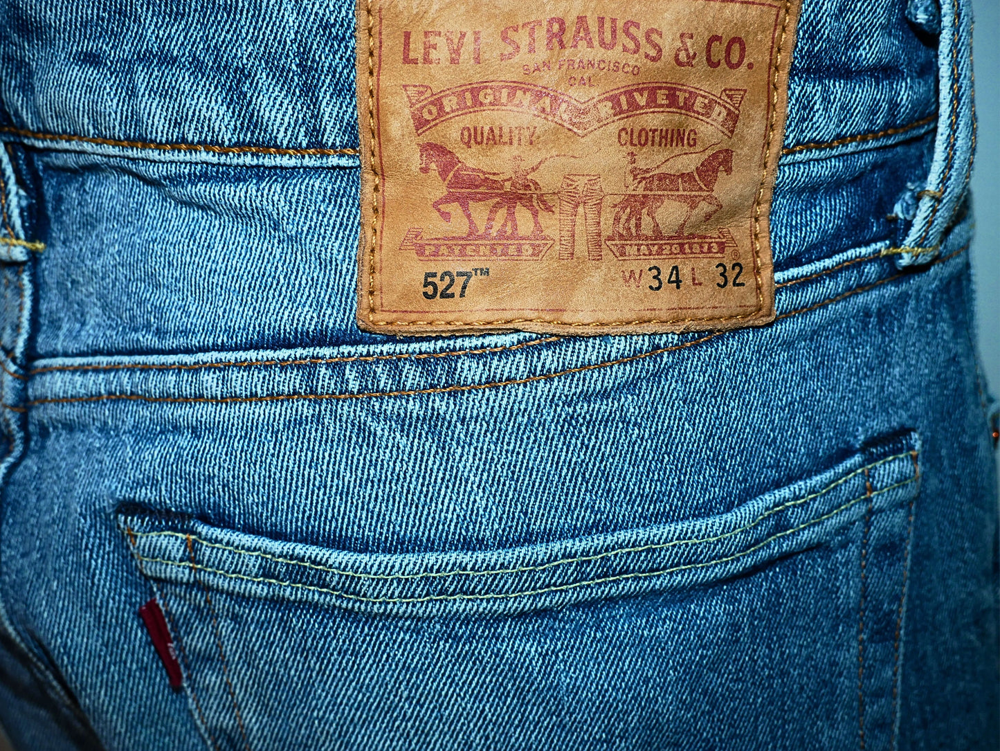 Jean vintage levi's 527 évasé pour femme