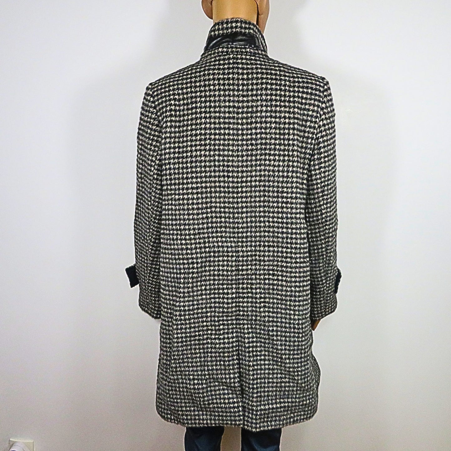 Check pattern winter coat