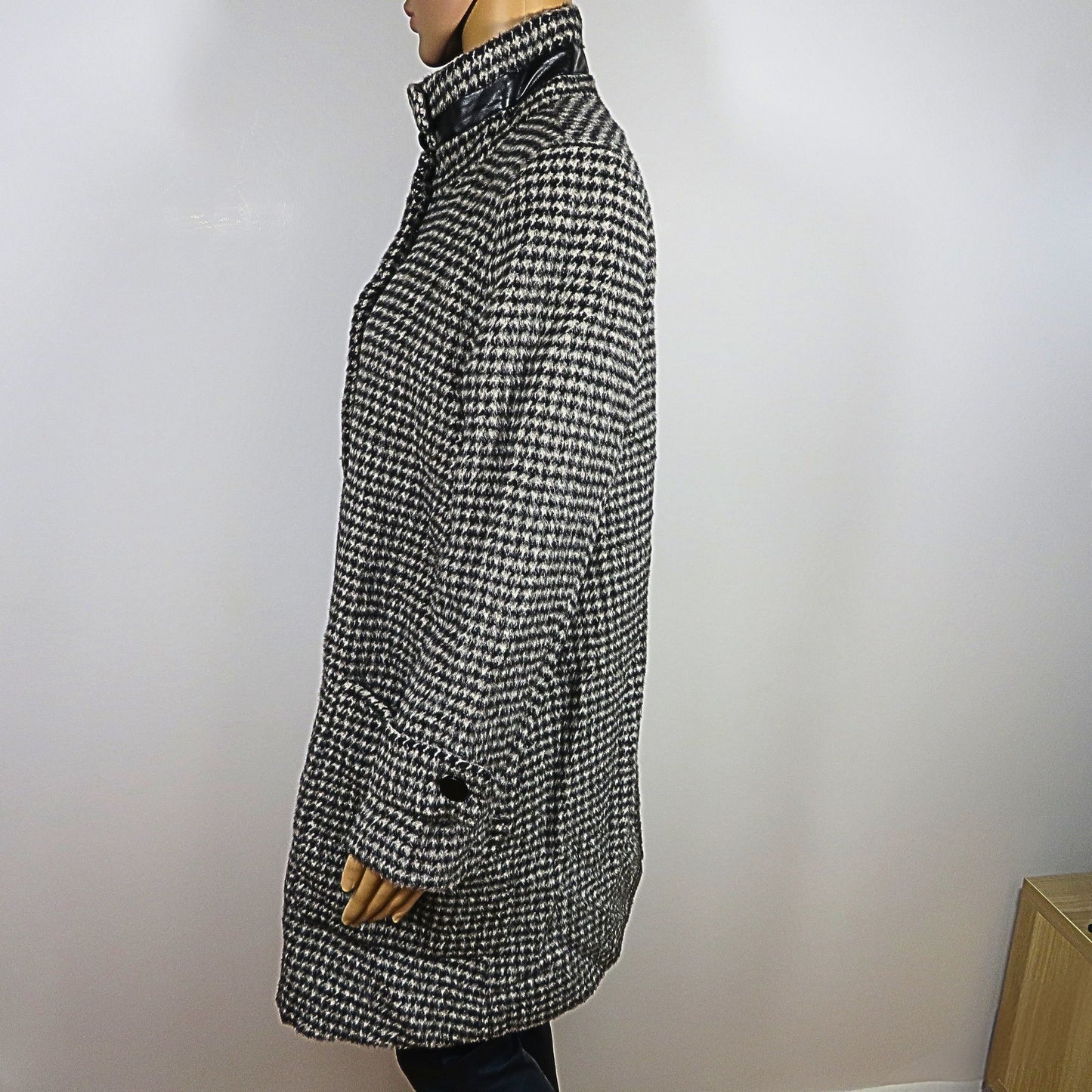 Check pattern winter coat