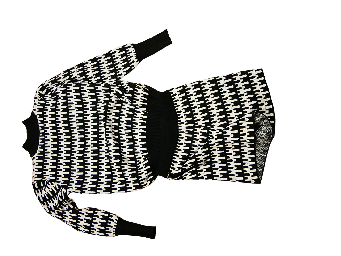 Ensemble pull et short en maille noir et blanc