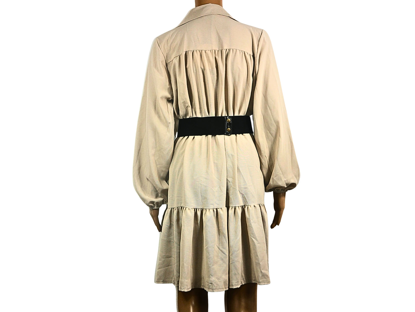 Robe courte boutonnée beige avec ceinture