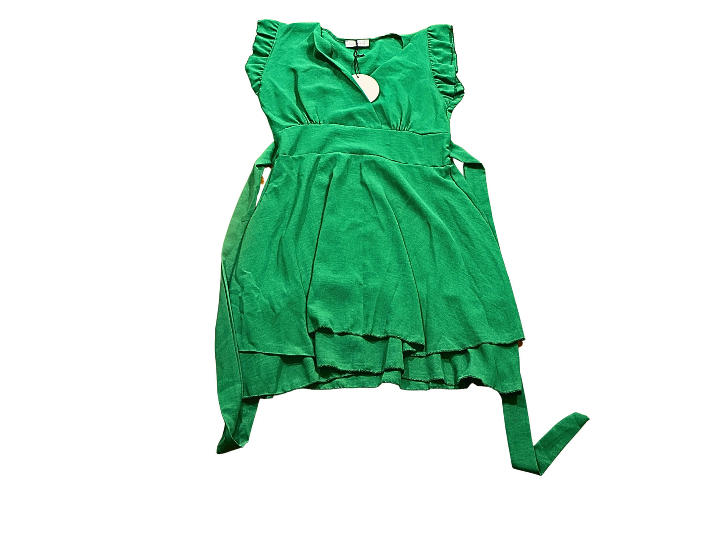 Short green dress with belt