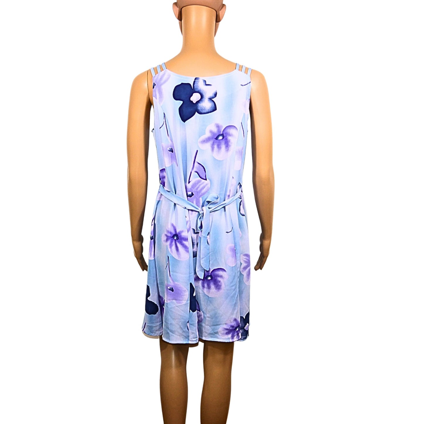 Short vintage dress with floral pattern