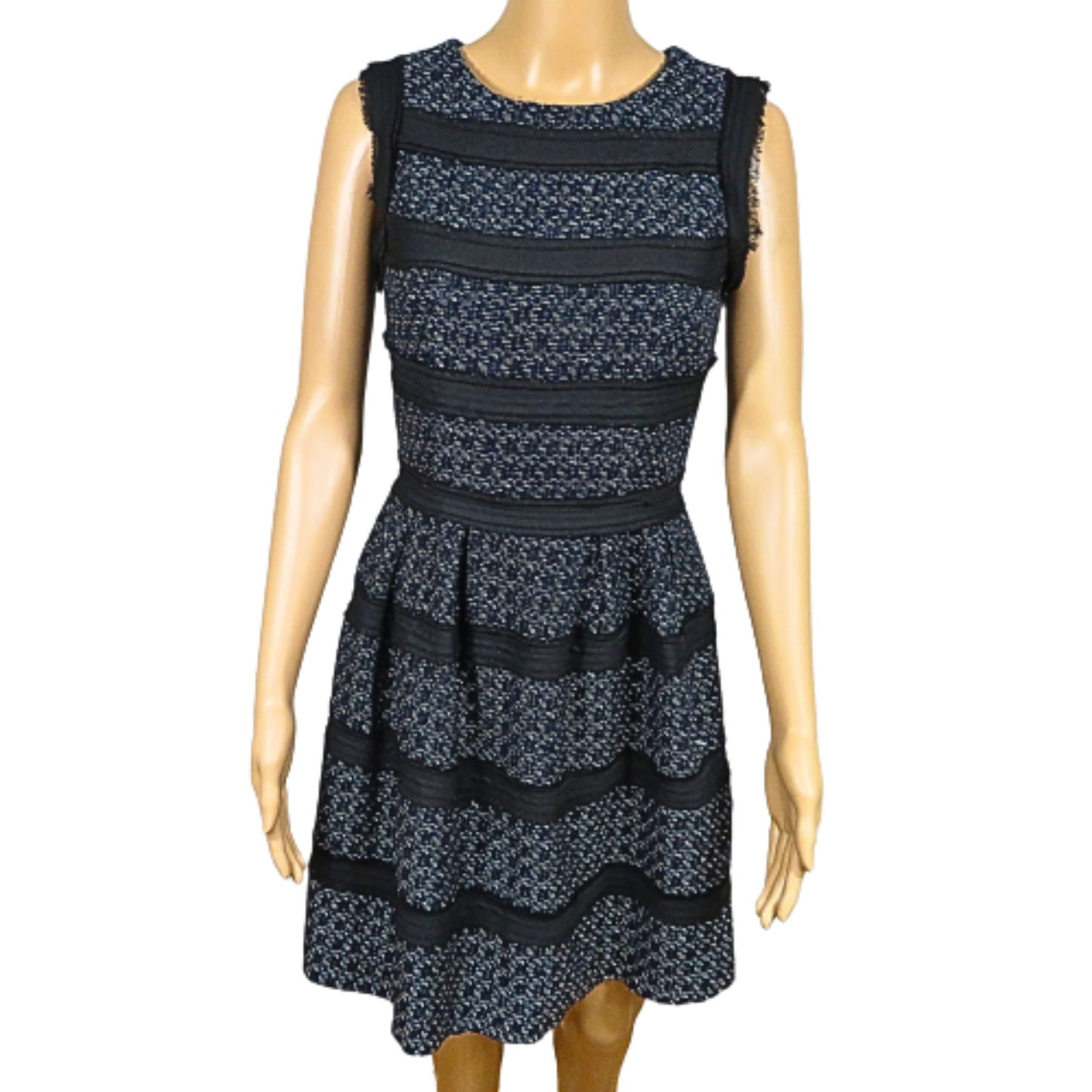 Ausgestelltes Kleid aus Warehouse-Tweed