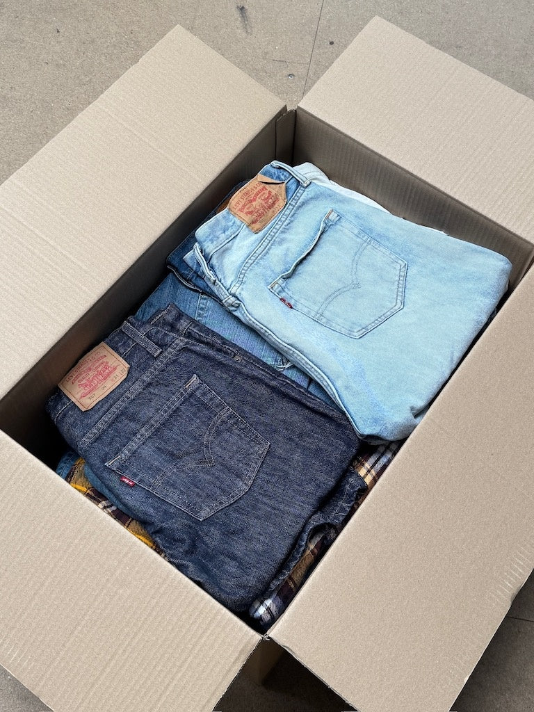 Lot de 25 Jeans Femme Premium – Seconde Main